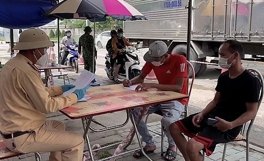 Nghi vấn tài xế xuất trình giấy xét nghiệm COVID-19 giả để qua chốt kiểm dịch