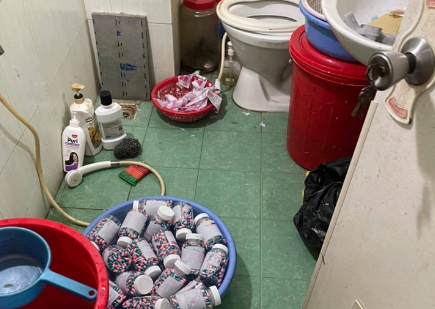 Sản xuất thuốc điều trị COVID-19 giả ở nhà vệ sinh: Khởi tố 3 người liên quan