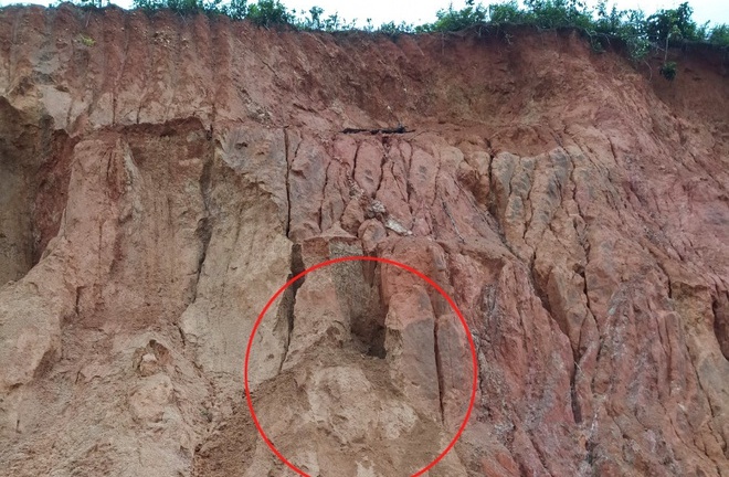 Tin tức thời sự mới nóng nhất hôm nay 25/9: Đào đất chơi, 3 trẻ em bị đất vùi lấp tử vong