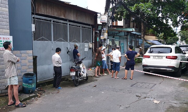 Tin tức thời sự mới nóng nhất hôm nay 2/10: Nghi án nghịch tử sát hại ba mẹ rồi cắt cổ tự tử