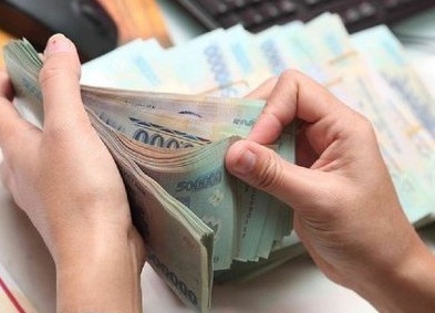 TP.HCM: Khởi tố, bắt tạm giam cán bộ khu phố ăn chặn tiền hỗ trợ COVID-19