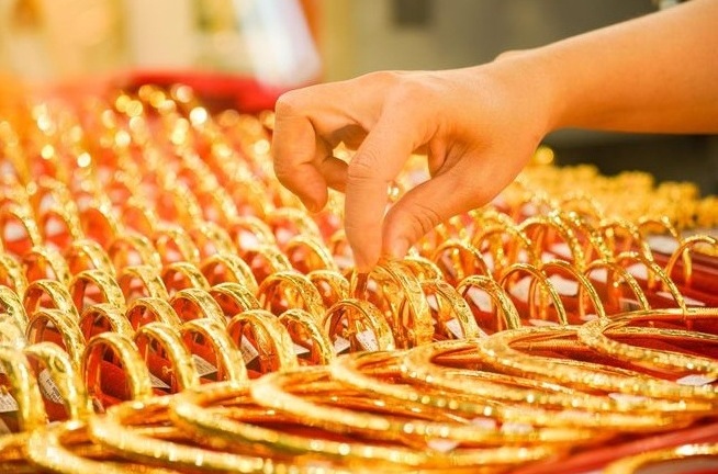 Giá vàng hôm nay ngày 4/11: Vàng trong nước tăng nhẹ, ngược chiều thế giới