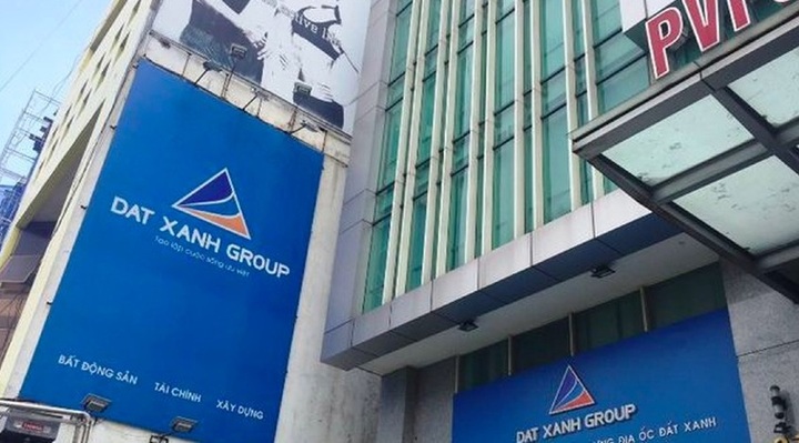 Cổ phiếu lập đỉnh, hàng loạt lãnh đạo Đất Xanh đua nhau 