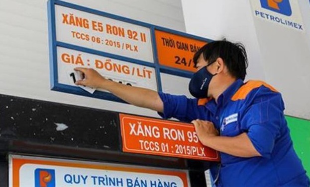 Giá xăng dự báo tiếp tục tăng trong phiên điều chỉnh ngày mai (10/11)
