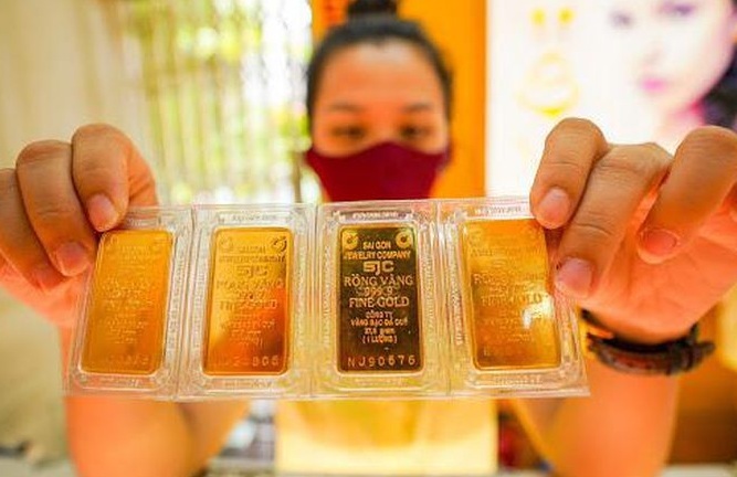 Giá vàng hôm nay ngày 12/11: SJC cán mốc 60 triệu đồng/lượng