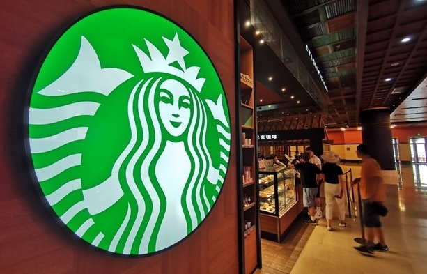 Trung Quốc điều tra hàng loạt cơ sở của Starbucks sau