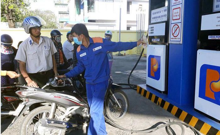 Giá xăng có thể tăng vượt mốc 23.000 đồng/lít trong ngày mai (25/12)