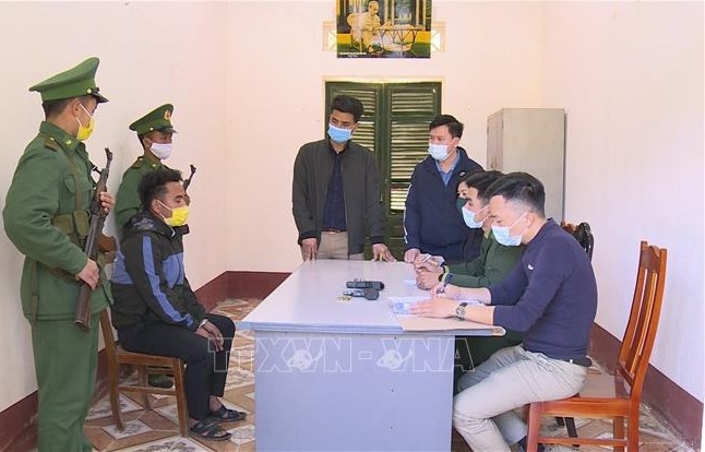 Điện Biên: Bắt đối tượng tàng trữ vũ khí “nóng”, đưa người nhập cảnh trái phép