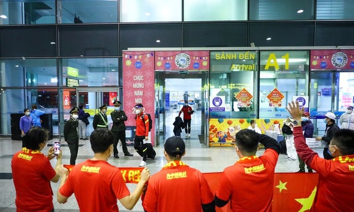 Wu Lei cùng tuyển Trung Quốc đã có mặt, chuẩn bị tái đấu đội tuyển Việt Nam đúng mùng 1 Tết