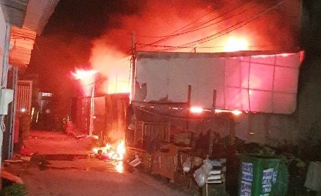 TP.HCM: Hỏa hoạn thiêu rụi nhà dân chiều mùng 4 Tết