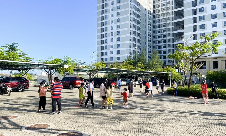 300 học sinh mất cha mẹ vì đại dịch COVID-19 nhập trường nội trú Hy Vọng