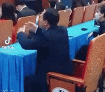 Học trò đi thi nhưng màn 