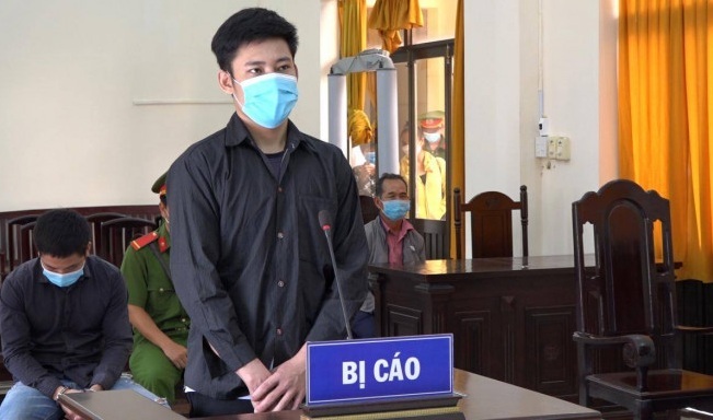 Đâm bạn tử vong chỉ vì mâu thuẫn trên mạng xã hội