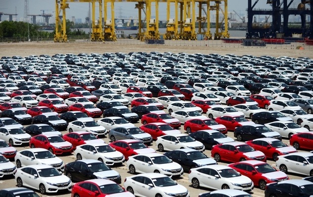 Lượng ô tô nhập khẩu nguyên chiếc trong tháng 1/2022 lao dốc giảm mạnh hơn 70%