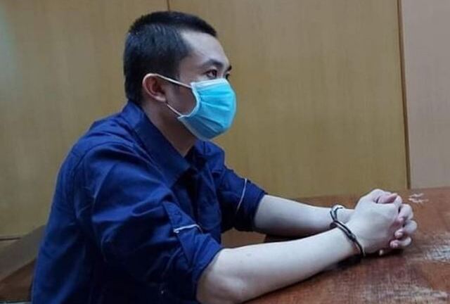 Chê quán karaoke thiếu 