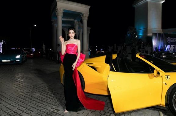 Gặp sự cố trang phục trên thảm đỏ, phản ứng của Hoa hậu Đỗ Thị Hà khiến mọi người bất ngờ