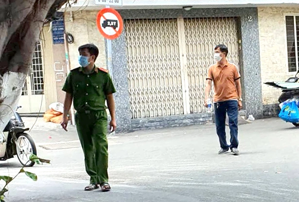 Vụ người đàn ông tử vong trên vỉa hè ở TP.HCM: Nạn nhân gãy lìa chân, vỡ xương sọ