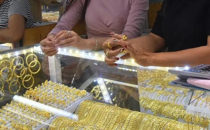 Giá vàng hôm nay ngày 30/4: Vàng SJC đứng mức 70,35 triệu đồng/lượng