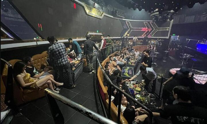 TP.HCM: Đột kích quán bar vùng ven, phát hiện 32 dân chơi 