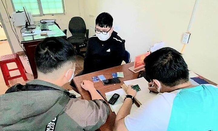 Hàng trăm người bị lừa mua sản phẩm âm nhạc, quà lưu niệm của thần tượng Hàn Quốc