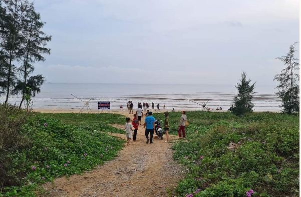 Nghệ An: Ra biển mò ngao, bé trai đuối nước thương tâm
