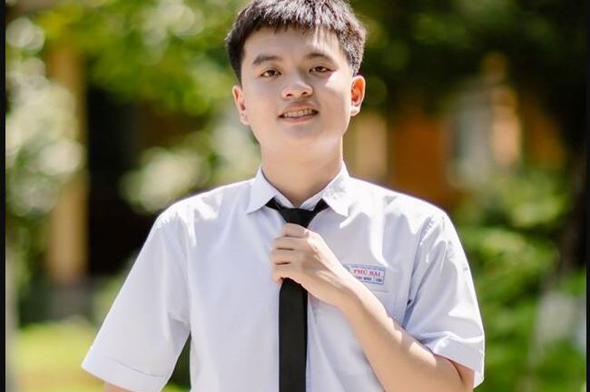 Nam sinh xứ Huế chia sẻ bí quyết đạt 10 điểm môn Ngữ văn tốt nghiệp THPT 2022