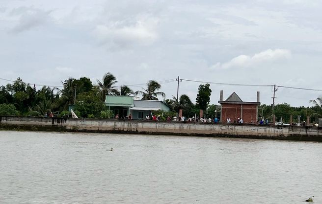 TP.HCM: Nhảy kênh Bà Tổng khi đang nhậu, một người đàn ông mất tích