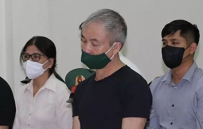 Vụ bảo kê buôn lậu gần 200 triệu lít xăng dầu: Cựu tư lệnh ngành xin giảm án