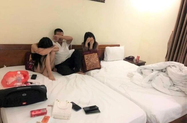 Quảng Bình: Bắt quả tang 7 nam nữ “bay lắc” trong khách sạn Osaka