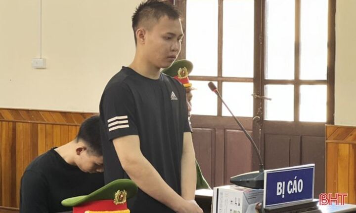 Bị vượt xe, nam thanh niên 20 tuổi đâm chết người đi đường