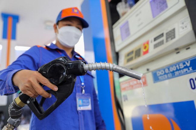 Đề xuất 4 mức thuế bảo vệ môi trường với xăng dầu từ 2023