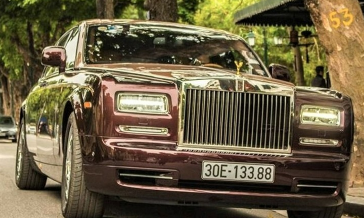 Giảm gần 3 tỷ, Rolls-Royce Phantom Lửa Thiêng của ông Trịnh Văn Quyết vẫn đấu giá bất thành