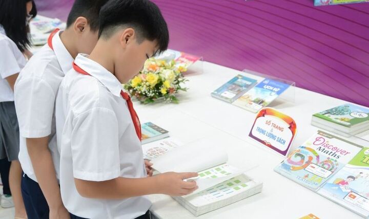 Phê duyệt 50 đầu sách giáo khoa lớp 11 theo chương trình mới