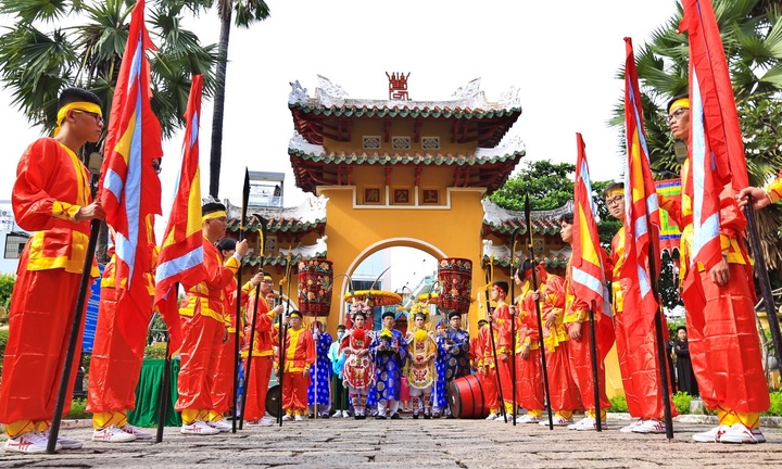 Để di sản lễ hội trở thành “đặc sản” giữa lòng đô thị