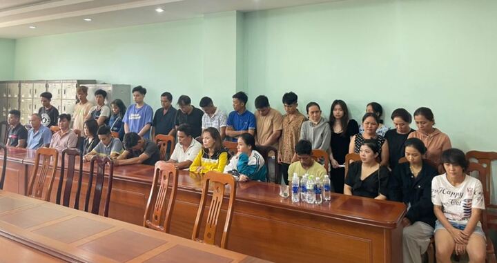 Tp.HCM: Đột kích sòng bài mùng 3 Tết, phát hiện 30 con bạc say sưa sát phạt