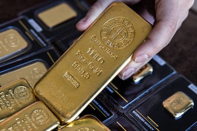 Giá vàng hôm nay ngày 4/2: Vàng trong nước lao dốc không phanh