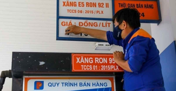 Giá xăng có thể tăng trong kỳ điều chỉnh ngày mai