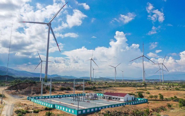 Không kịp đàm phán giá điện gió, điện mặt trời, EVN nói gì?