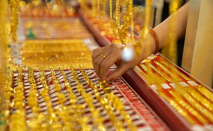 Giá vàng hôm nay 20/4: Vàng trong nước giảm dưới 67 triệu đồng/lượng