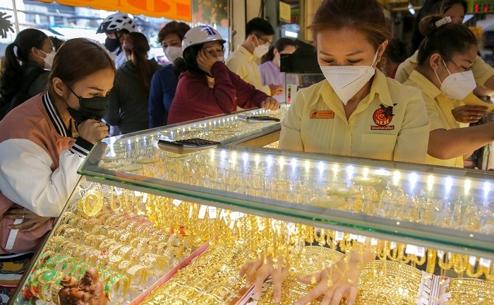 Giá vàng hôm nay 22/4: Giá vàng SJC giảm 50.000 đồng/lượng