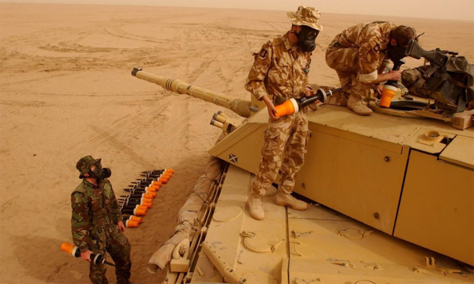 Anh chuyển đạn uranium nghèo tới Ukraine