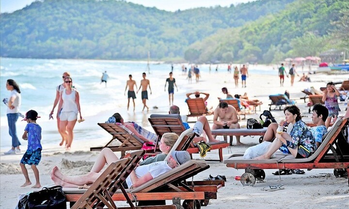 Phòng khách sạn hạ giá ngay sát kỳ nghỉ lễ 30/4