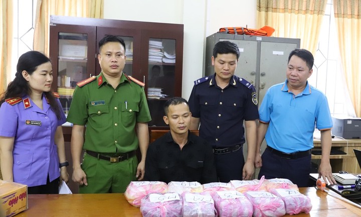 Hà Tĩnh: Tóm gọn kẻ vận chuyển 32.800 viên ma túy quyết liệt chống trả cảnh sát