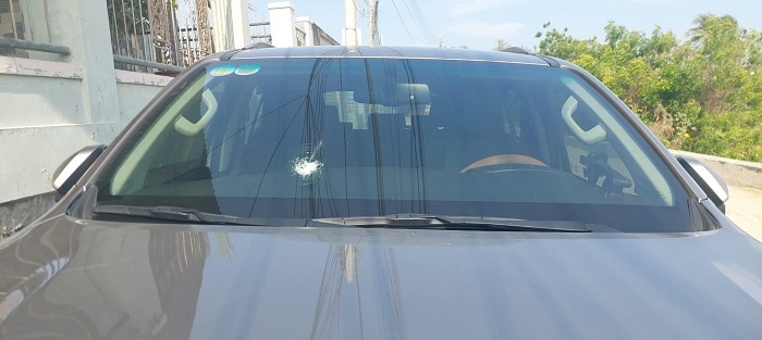 Ô tô đi trên cao tốc Phan Thiết - Dầu Giây bị ném đá vỡ kính chắn gió