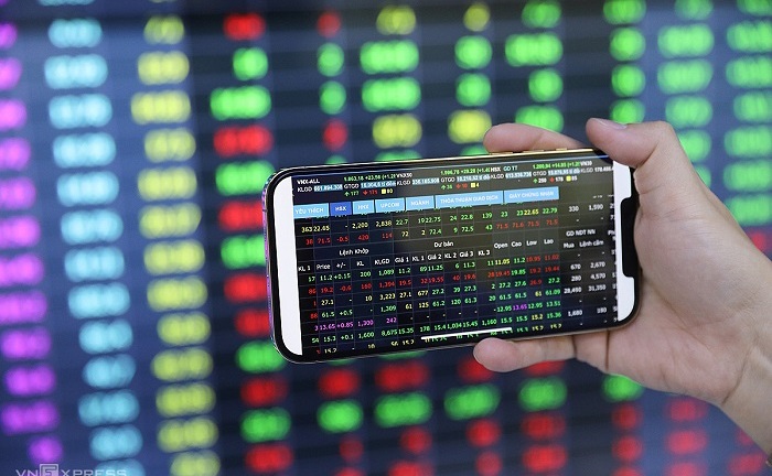 Không giảm thuế VAT xuống 8% với lĩnh vực bất động sản, chứng khoán, bảo hiểm