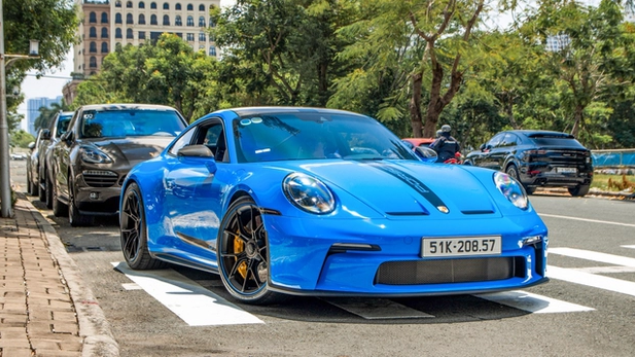 Vừa đập hộp xe mới, Cường Đô la đã bán Porsche 911 GT3