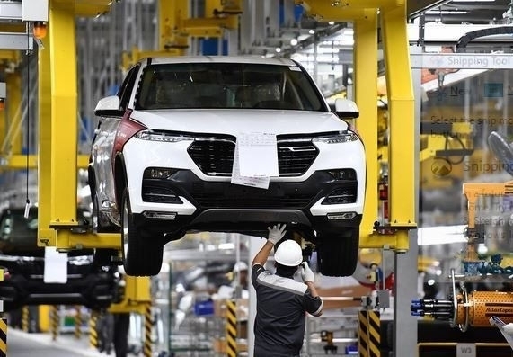 Chính phủ gia hạn nộp thuế tiêu thụ đặc biệt ô tô sản xuất, lắp ráp trong nước