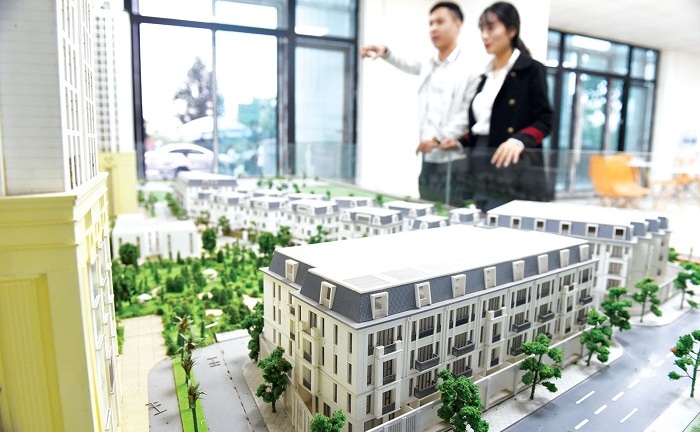 Doanh nghiệp địa ốc bí ẩn phát hành lô trái phiếu hơn 2.000 tỷ đồng sau khi tăng vốn “thần tốc”