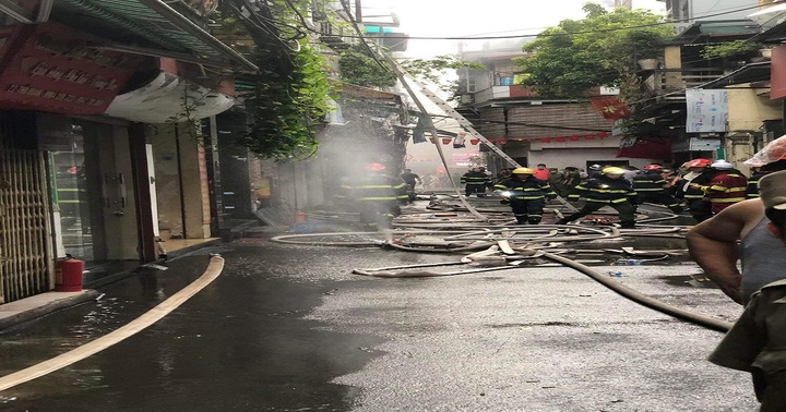 Xót xa lời kể của cảnh sát cứu hỏa trong vụ cháy nhà khiến 3 người tử vong ở Hà Nội