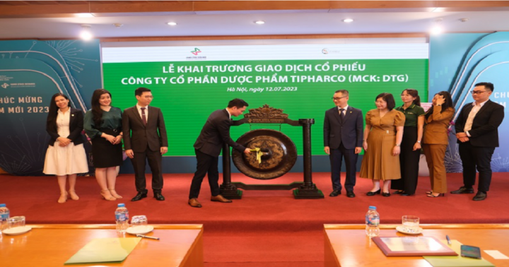 Dược phẩm Tipharco giao dịch phiên đầu tiên trên HNX với giá tham chiếu 25.000 đồng/cổ phiếu